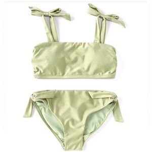 Chelsea & Violet
Big Girls Size 8 Tie Shoulder Top & Hipster Bottom Two-Piece